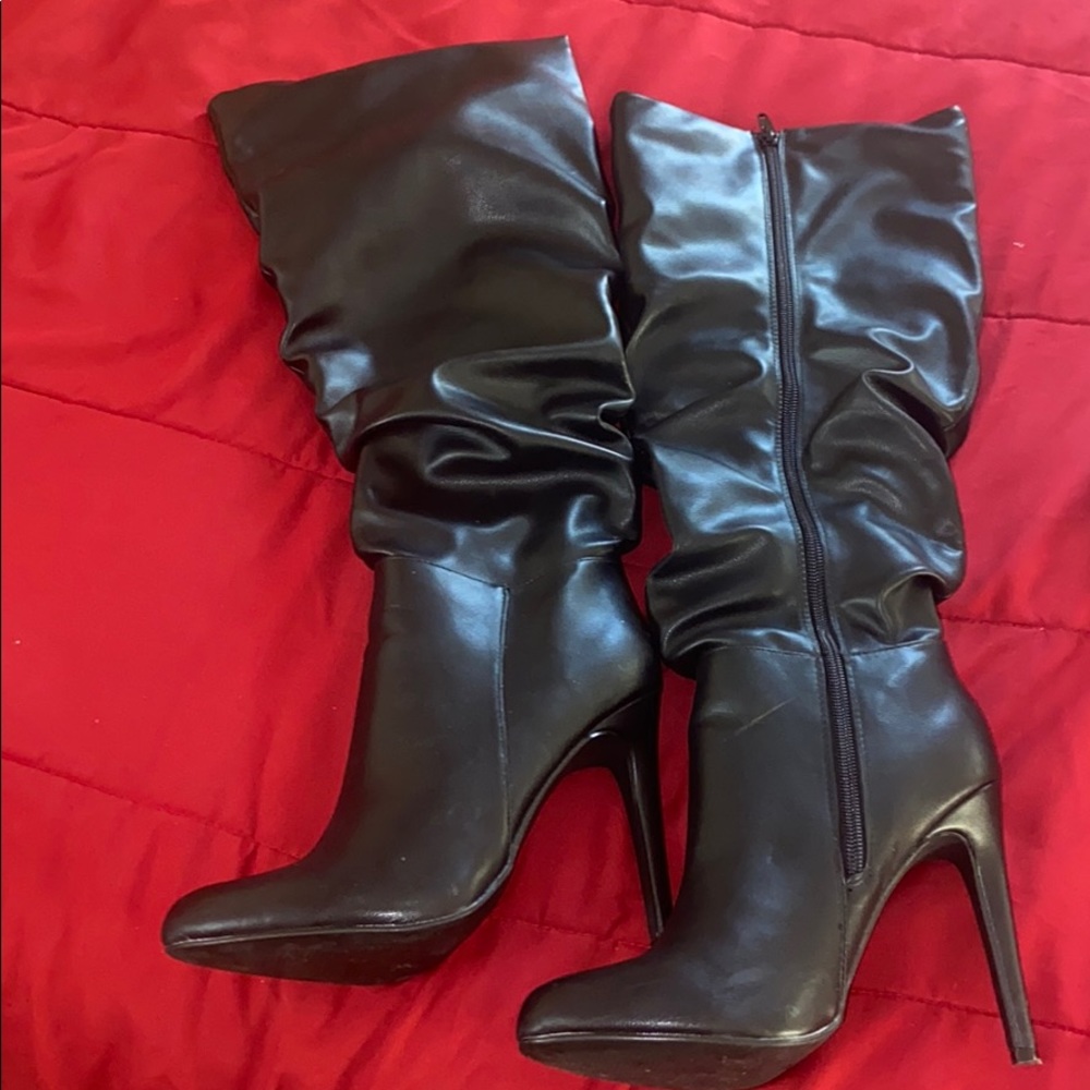 Black boot high heels